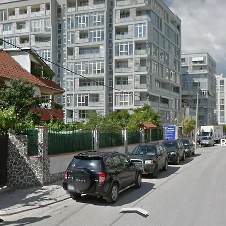 Aurora Tirana